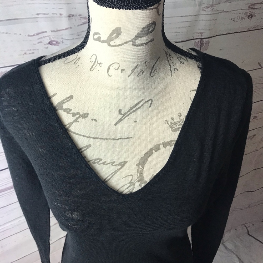 3/$38💄Susma V-Neck Top Black Nordstrom Rack XSP